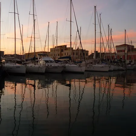 The Yellow House דירה *