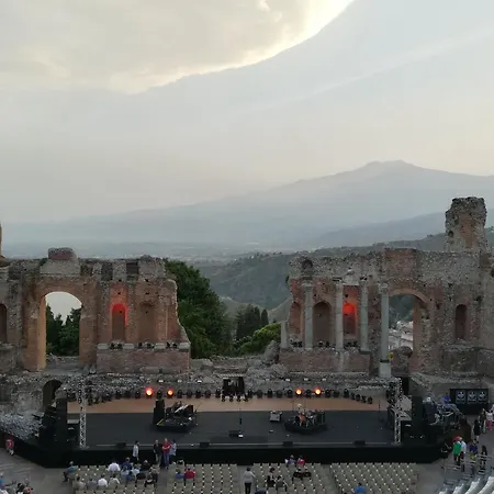 The Yellow House דירה