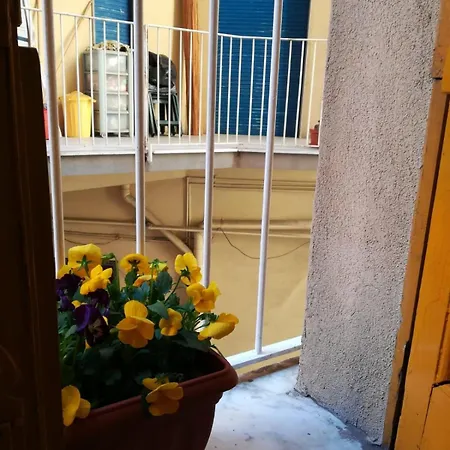 דירה The Yellow House קטאניה